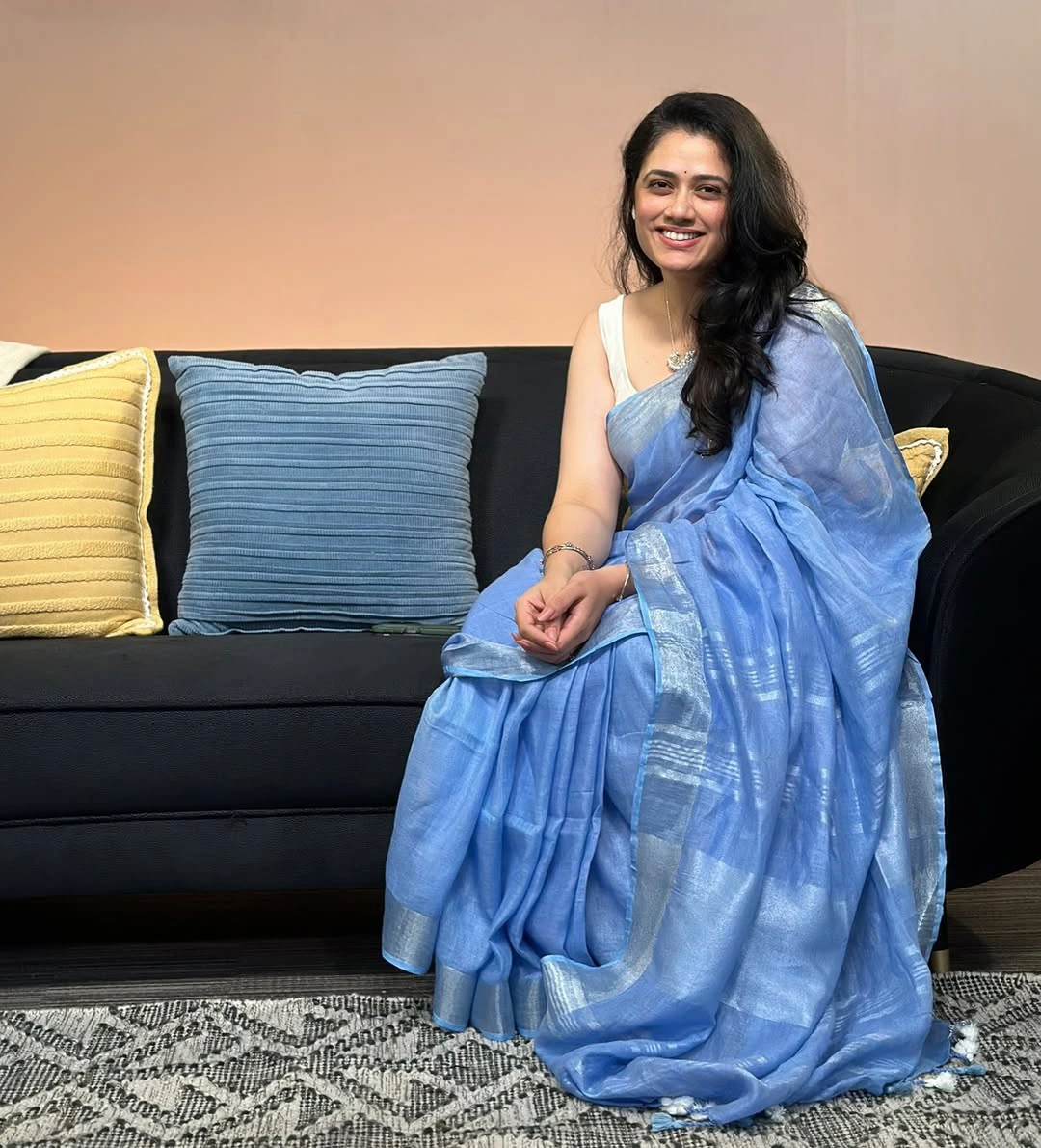 Girija Oak Godbole Latest Social Media Sensation Marathi Actress Photos