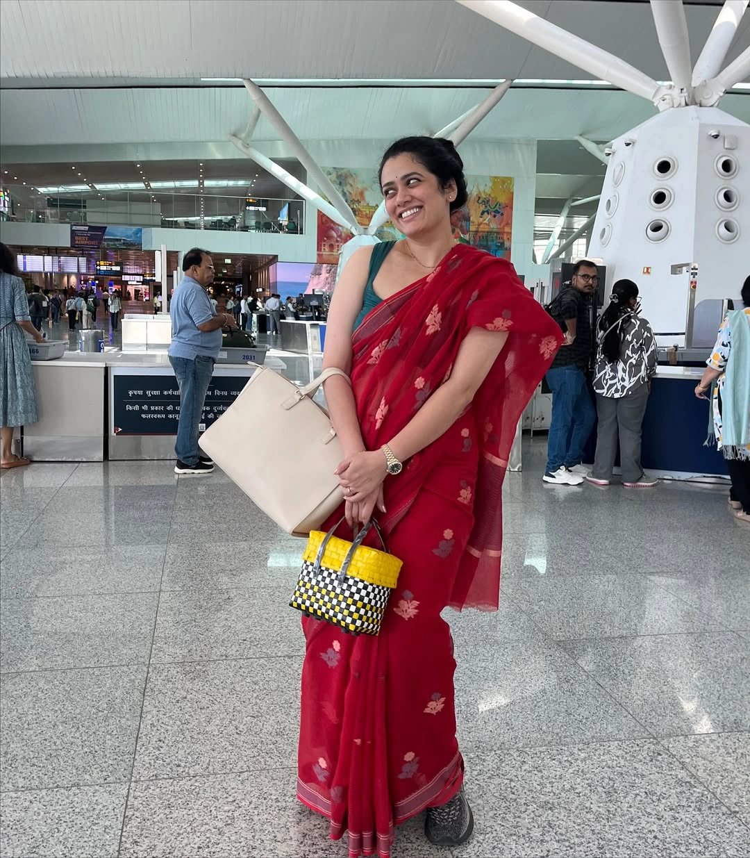 Girija Oak Godbole Latest Social Media Sensation Marathi Actress Photos