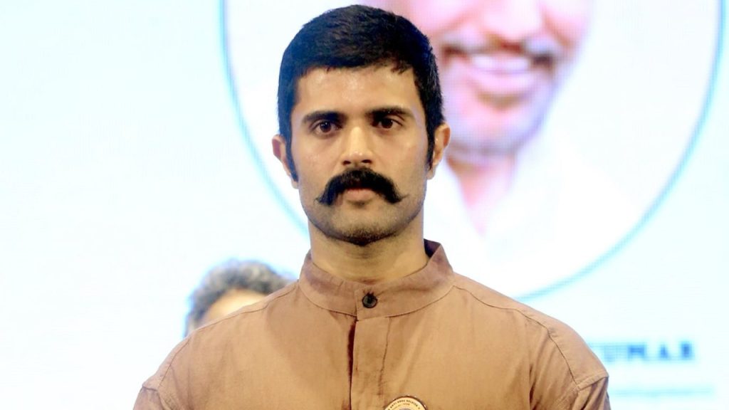 Hero Vijay Deverakonda attends CID SIT inquiry