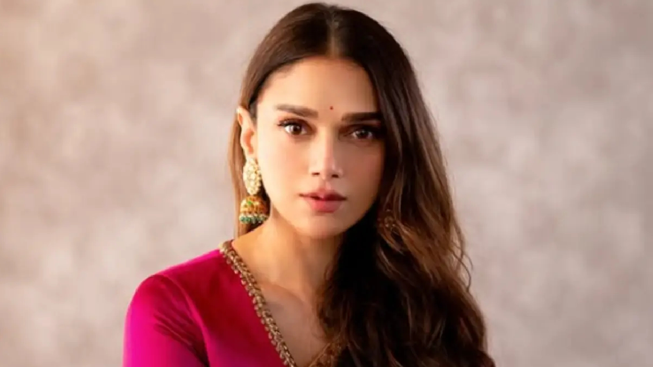 Aditi Rao Hydari: అది నేను కాదు.. అవన్నీ నమ్మకండి.. వెంటనే మాకు తెలియజేయండి..