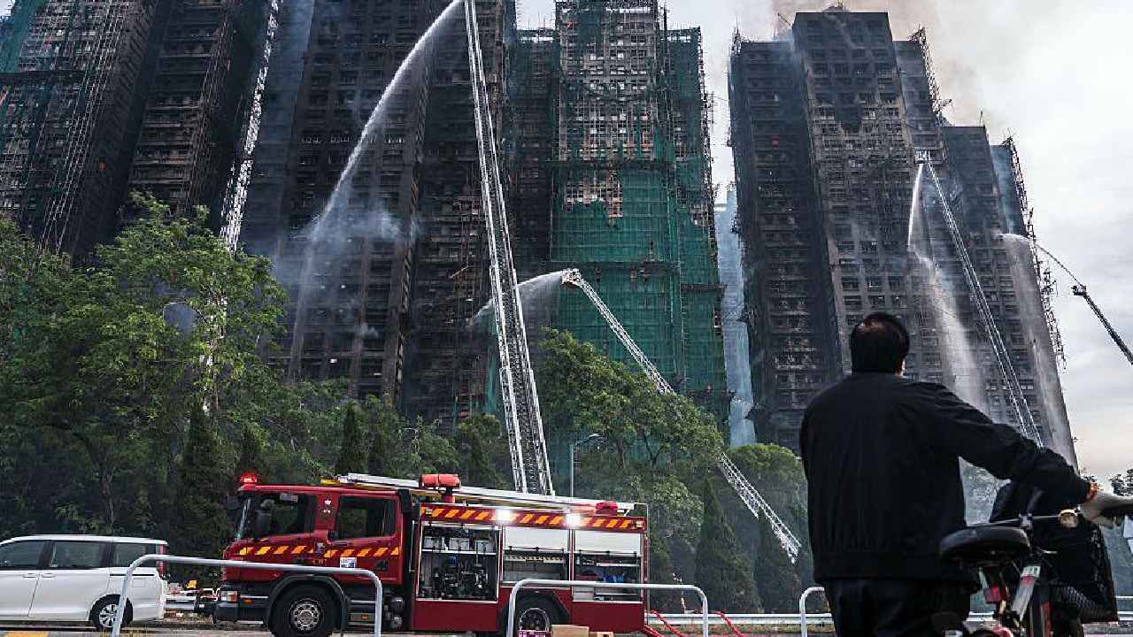 Hong Kong Fire: హాంగ్ కాంగ్ లో ఘోర ప్రమాదం.. పెరిగిన మృతుల సంఖ్య.. 200 మందికిపైగా మిస్సింగ్..