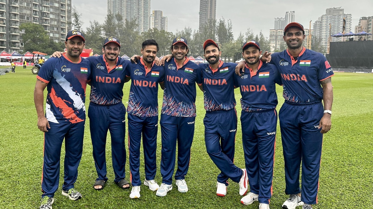Hong Kong Sixes 2025 : దినేశ్ కార్తీక్ ఎంత ప‌ని చేశావ‌య్యా.. ప‌సికూనలు కువైట్, యూఏఈ చేతిలో ఘోర ప‌రాభ‌వం.. టోర్నీ నుంచి భార‌త్ ఔట్‌..
