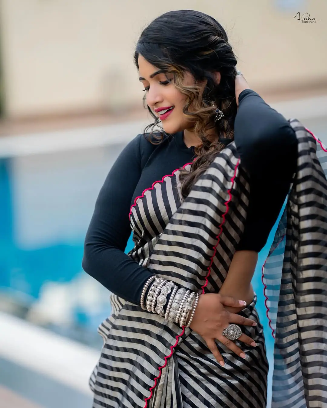 Hot anchor Sravanthi chokarapu latest photoshoot is trending (1)