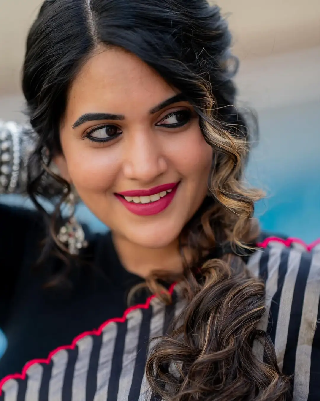 Hot anchor Sravanthi chokarapu latest photoshoot is trending (1)