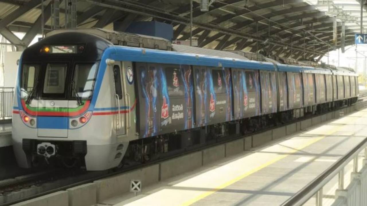 Hyderabad Metro : హైదరాబాద్ మెట్రో ప్రయాణీకులకు గుడ్‌న్యూస్.. బ్యాగులు, హెల్మెట్లు ఉన్నాయా.. డోంట్ వర్రీ.. చిటికెలో పనిపూర్తి..