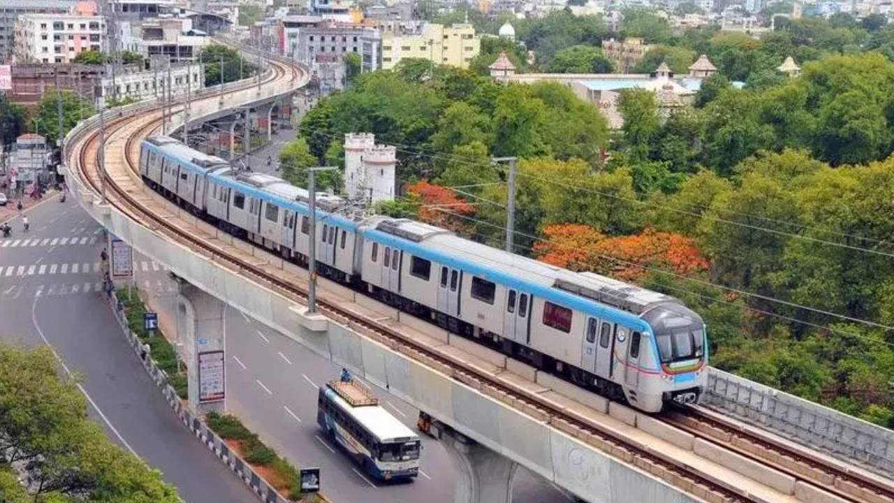 Hyderabad Metro : హైదరాబాద్ మెట్రోకు ఎనిమిదేళ్లు.. సురక్షితమైన ప్రయాణంతో నిరంతరాయంగా సేవలు.. త్వరలో రాబోతున్న రూట్లు ఇవే..