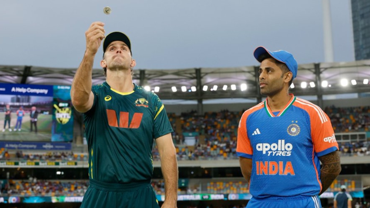 IND vs AUS : టాస్ గెలిచిన ఆస్ట్రేలియా.. భార‌త్ బ్యాటింగ్‌.. తిల‌క్ వ‌ర్మ ఔట్‌.. రింకూసింగ్‌కు చోటు