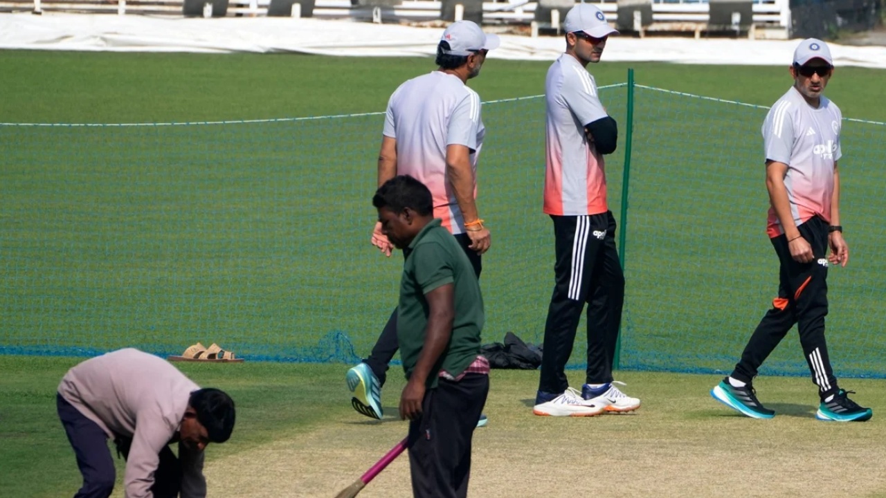 IND vs SA : ఈడెన్ గార్డెన్స్ పిచ్ ప‌ట్ల సంతోషంగా లేని గౌతమ్ గంభీర్, శుభ్‌మన్ గిల్..? క్యూరేటర్‌తో సుదీర్ఘ సంభాష‌ణ‌!