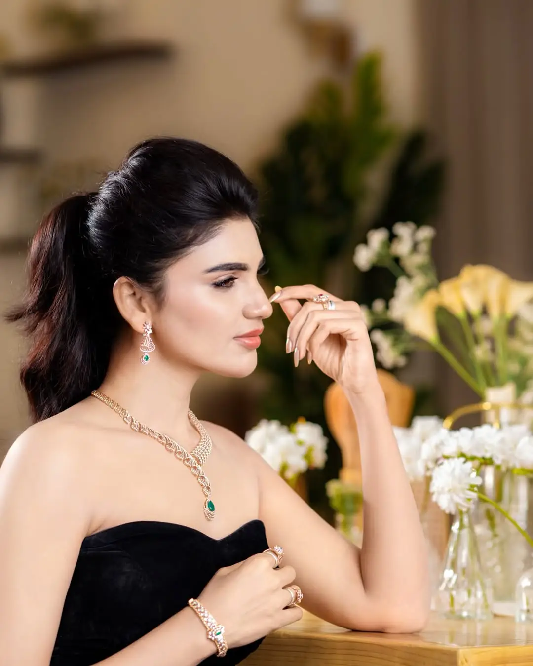 Jabardast Varsha Latest Glamour Show Photos (1)