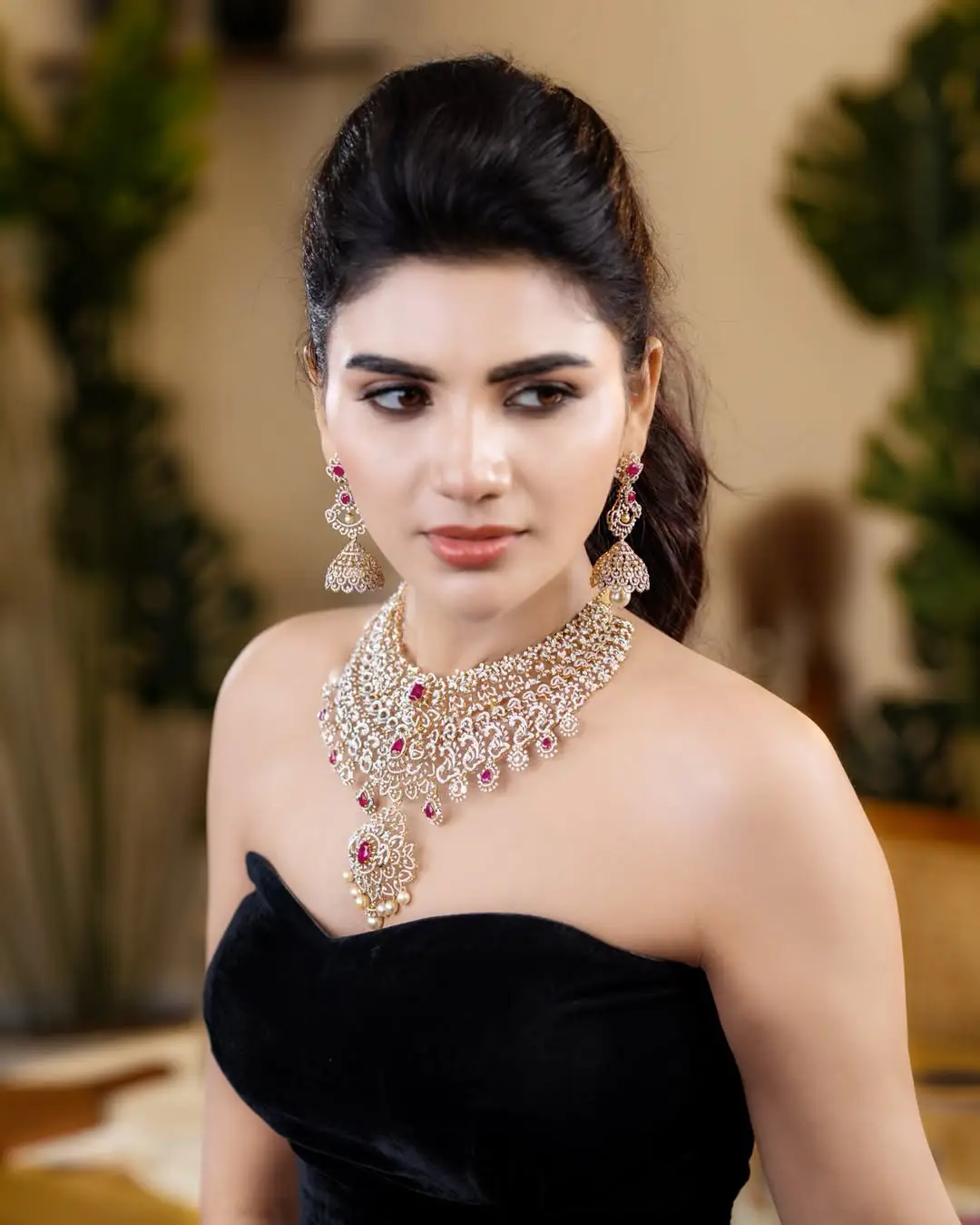 Jabardast Varsha Latest Glamour Show Photos (1)