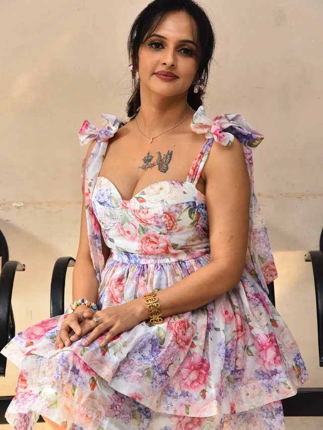 Jyoti Poorvaj Sizzling Looks in Short Gown