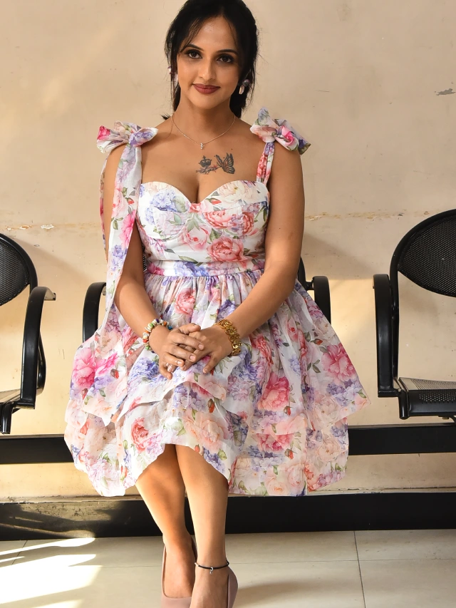 Jyoti Poorvaj Sizzling Looks in Short Gown