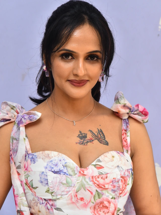 Jyoti Poorvaj Sizzling Looks in Short Gown