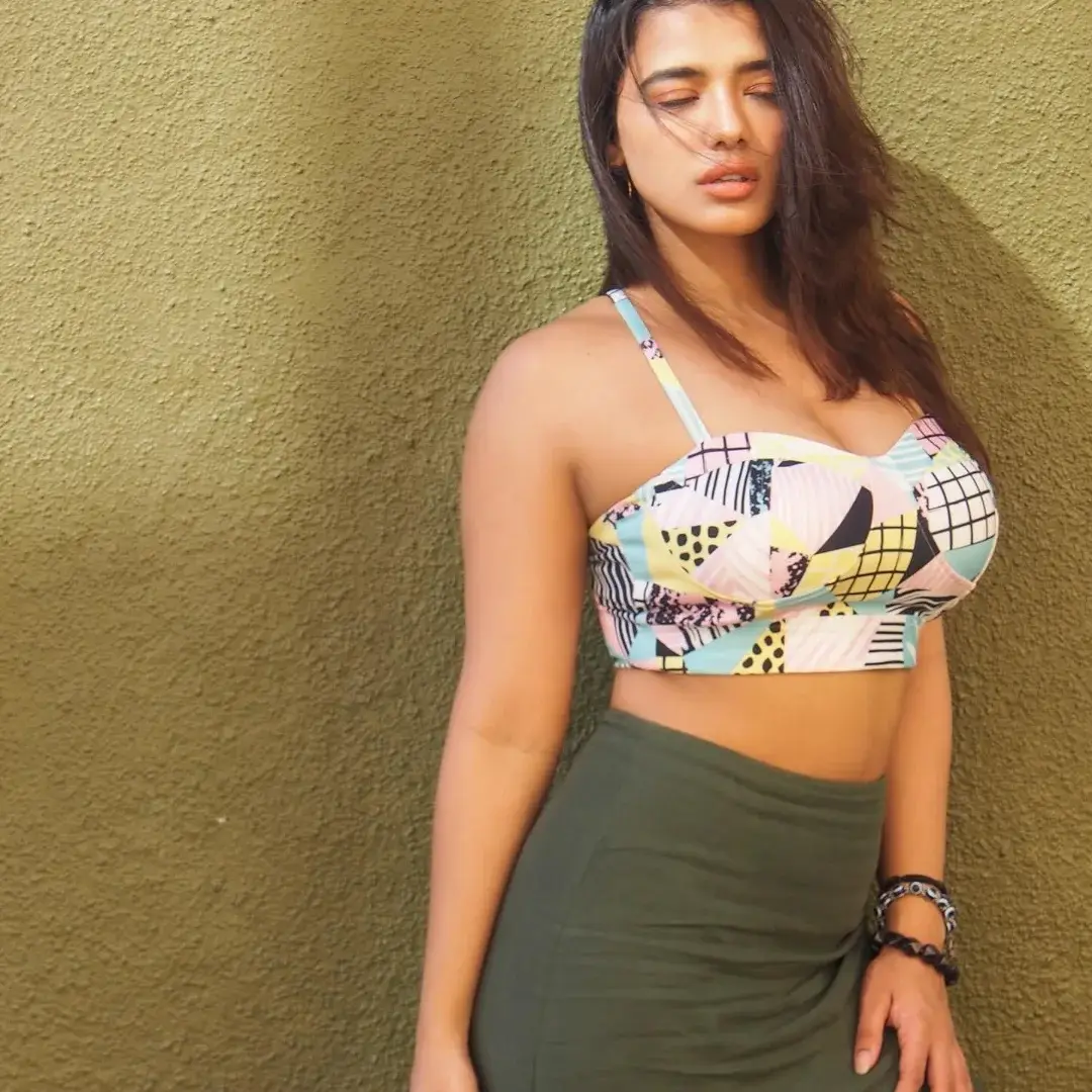 Ketika Sharma latest glamorous photoshoot goes viral on social media (1)