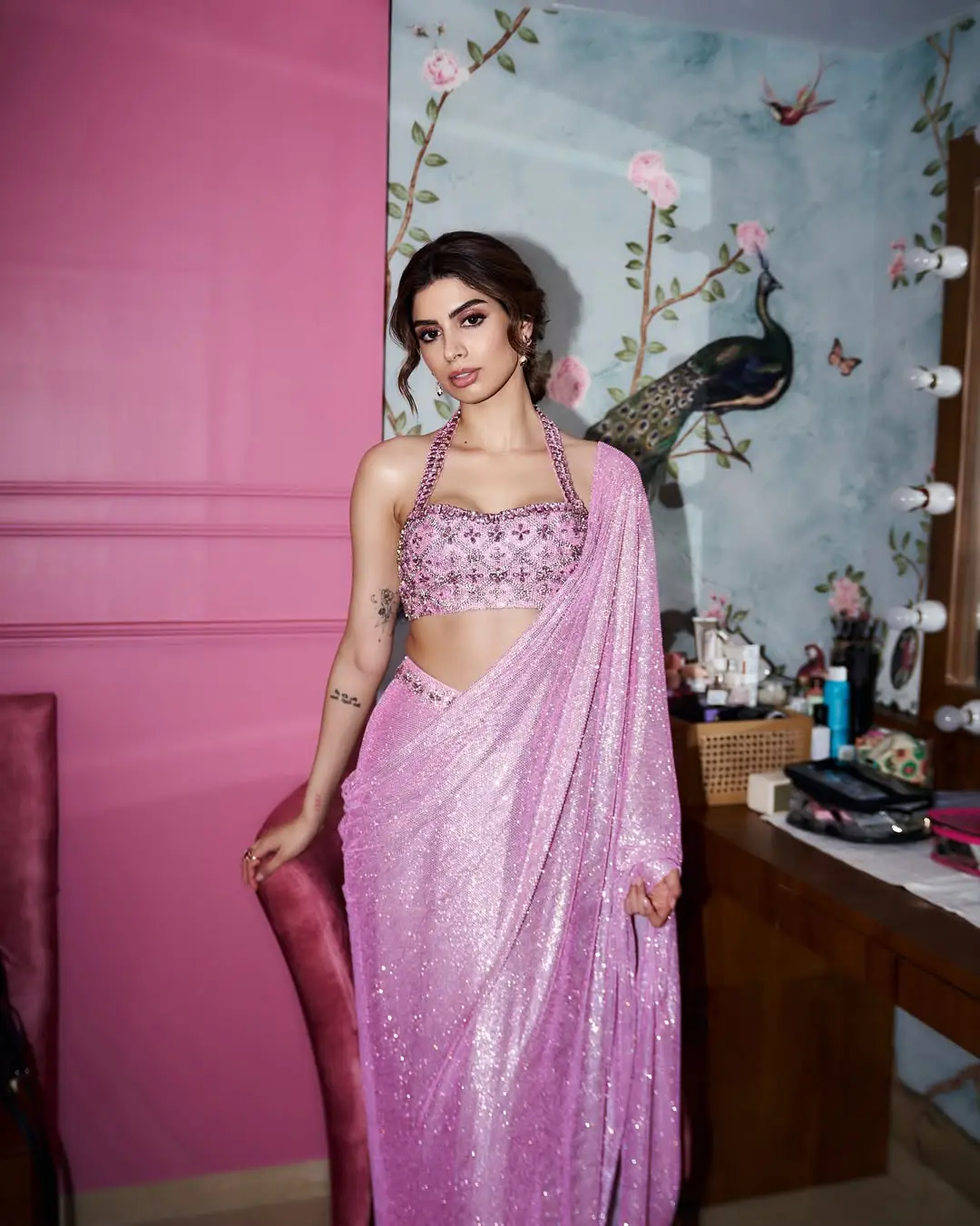 Khushi Kapoor latest photoshoot is going viral on social media.