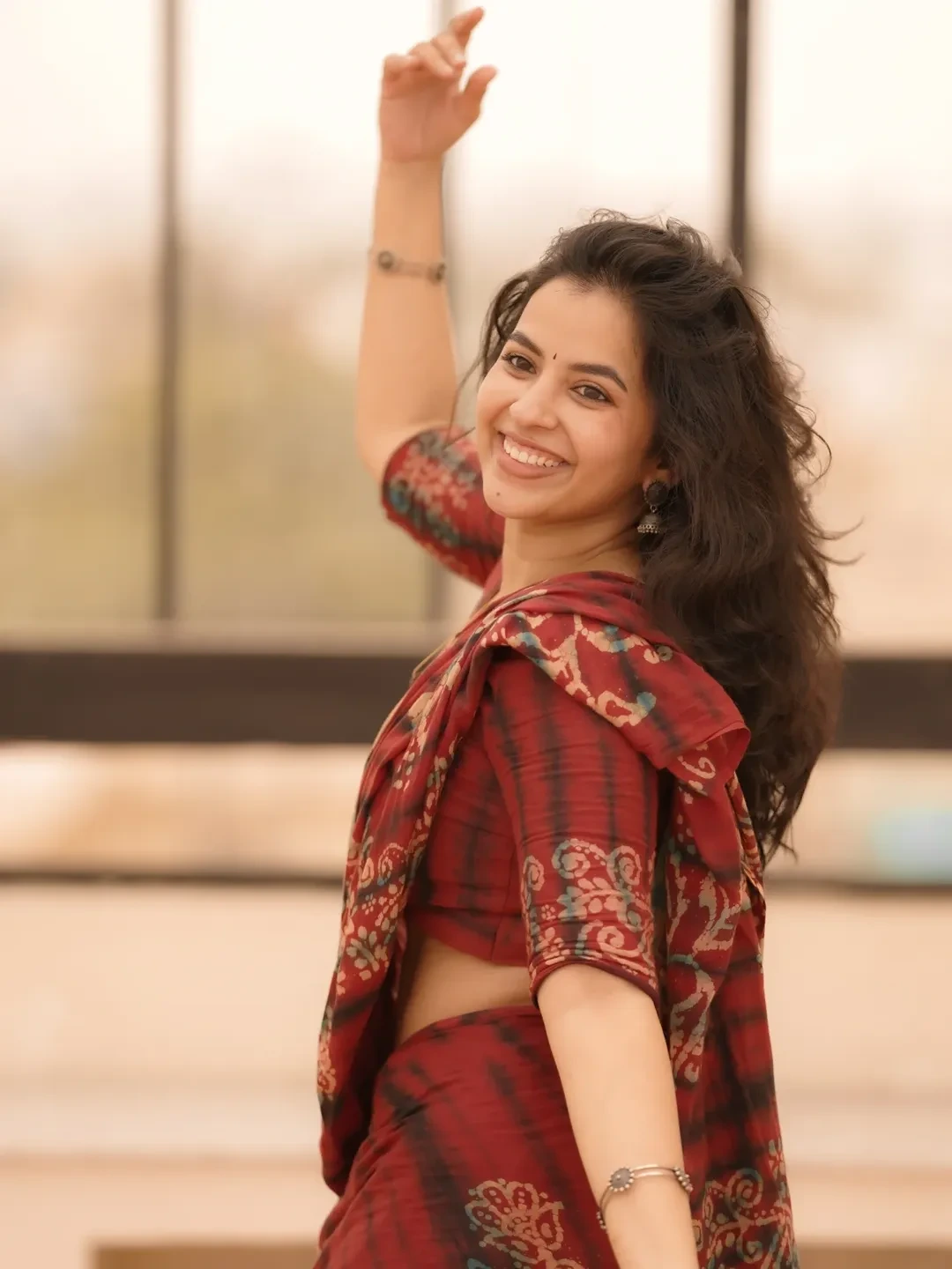 Komalee Prasad Cute Photos in Saree