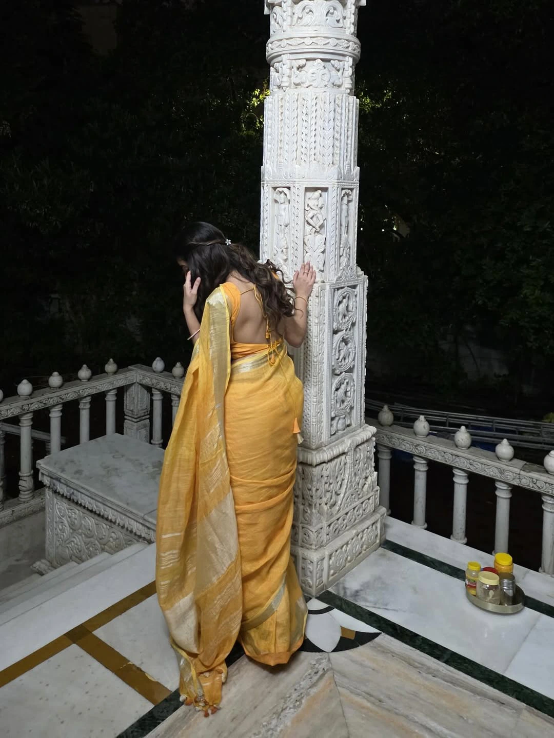 Kushitha Kallapu Cute Photos in Saree