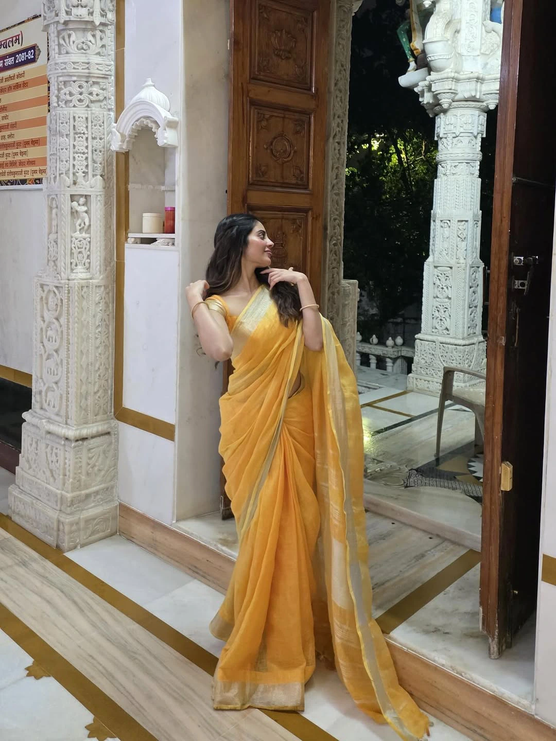 Kushitha Kallapu Cute Photos in Saree