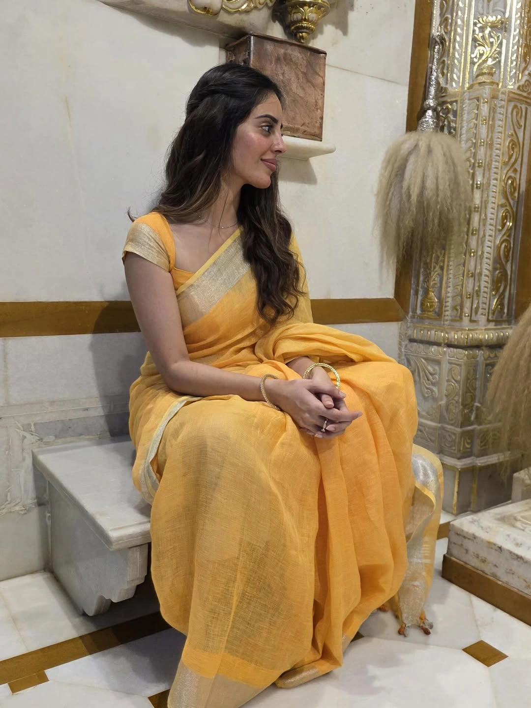 Kushitha Kallapu Cute Photos in Saree