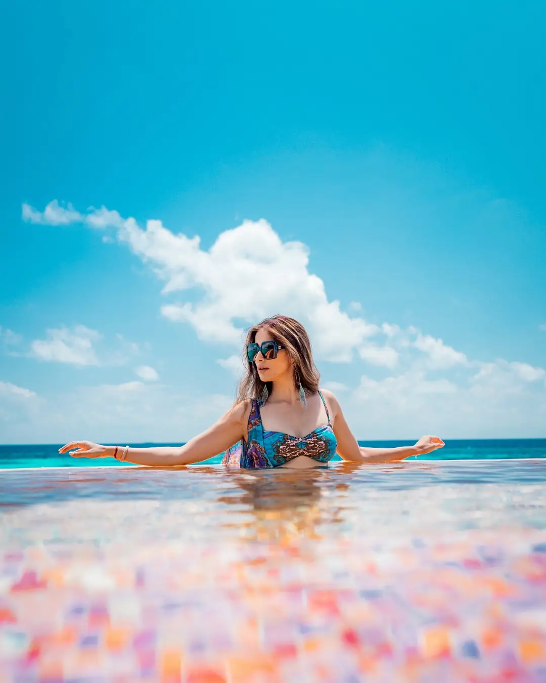 Lakshmi Rai flaunts her beauty in a swimsuit (1)