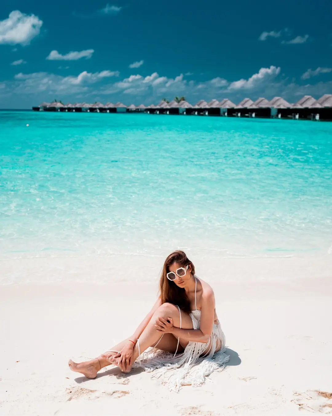 Lakshmi Rai flaunts her beauty in a swimsuit (1)