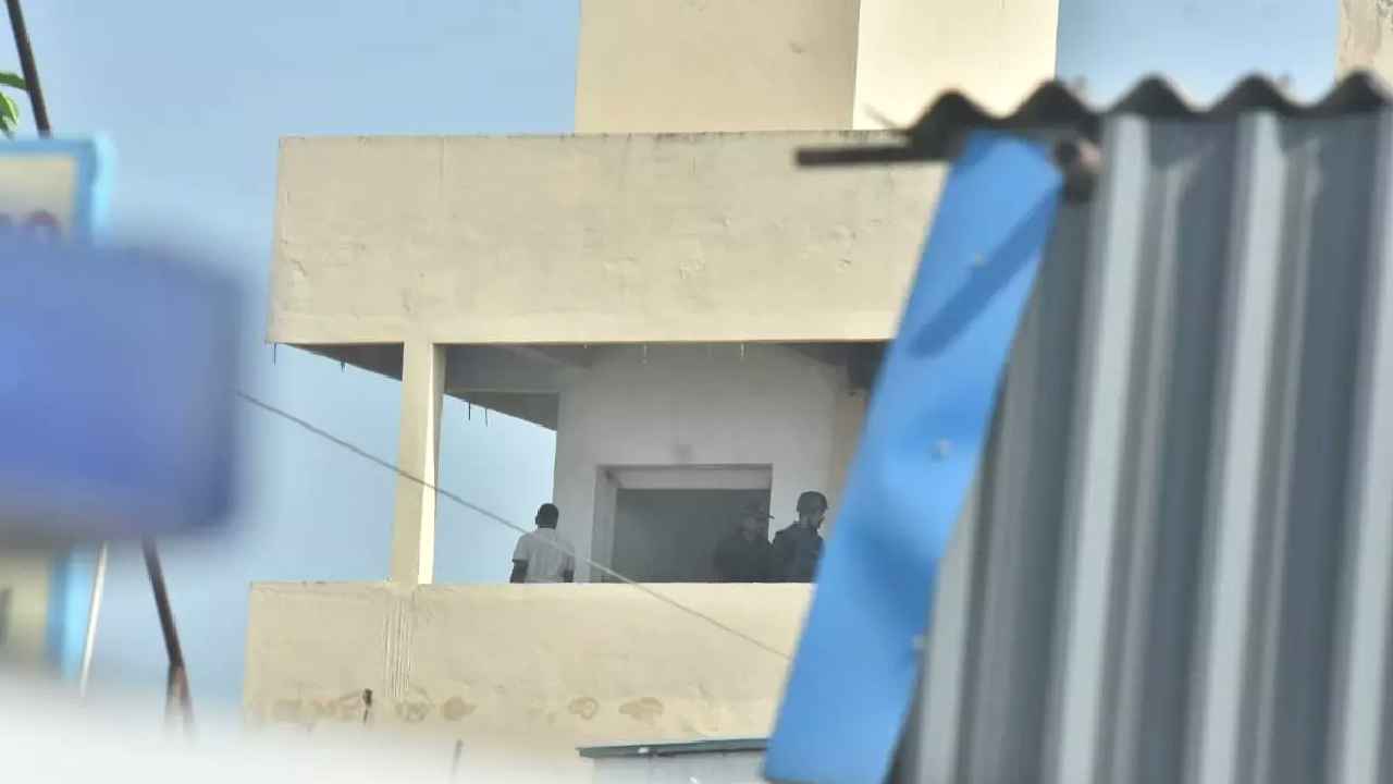 Maoists: ఒకే బిల్డింగ్‌లో 27మంది మావోయిస్టులు.. ఒక్కసారిగా ఉలిక్కిపడ్డ రాష్ట్రం, పెనమలూరులో టెన్షన్ టెన్షన్..