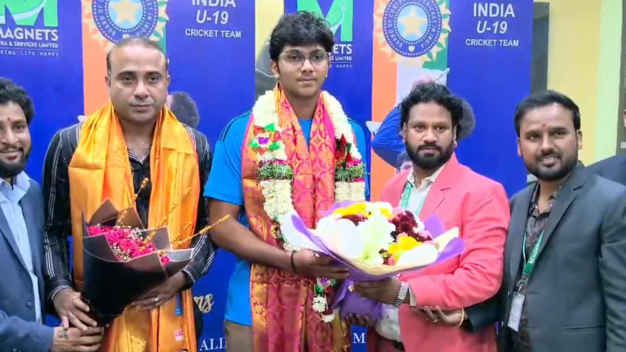 Mohammed Malik: టీమిండియాలో హైదరాబాద్ కుర్రోడికి చోటు.. ఎవరీ మాలిక్..