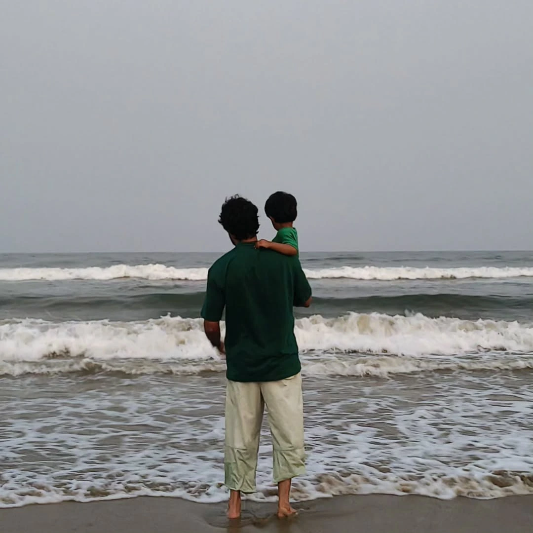 Naveen Chandra Enjoying in Beach with Family