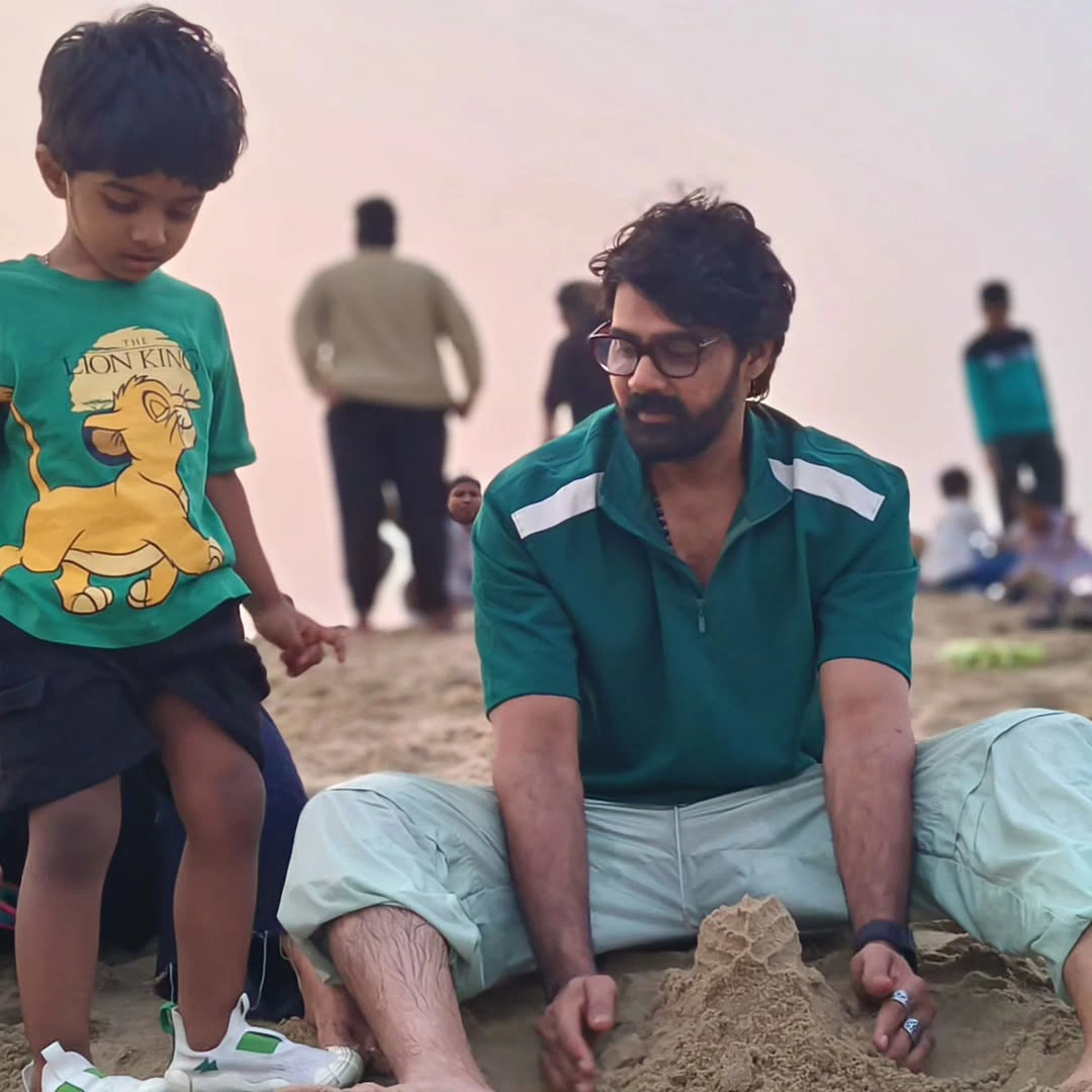 Naveen Chandra Enjoying in Beach with Family