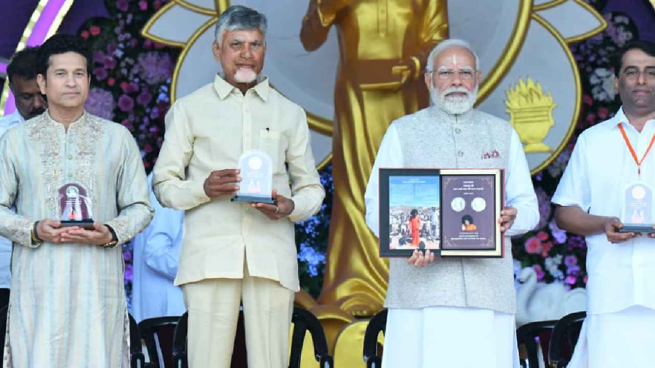 PM Modi: కోట్లాది మందికి మార్గదర్శకులు.. భూమిపై మనం చూసిన దైవ స్వరూపం సత్యసాయిబాబా- ప్రధాని మోదీ