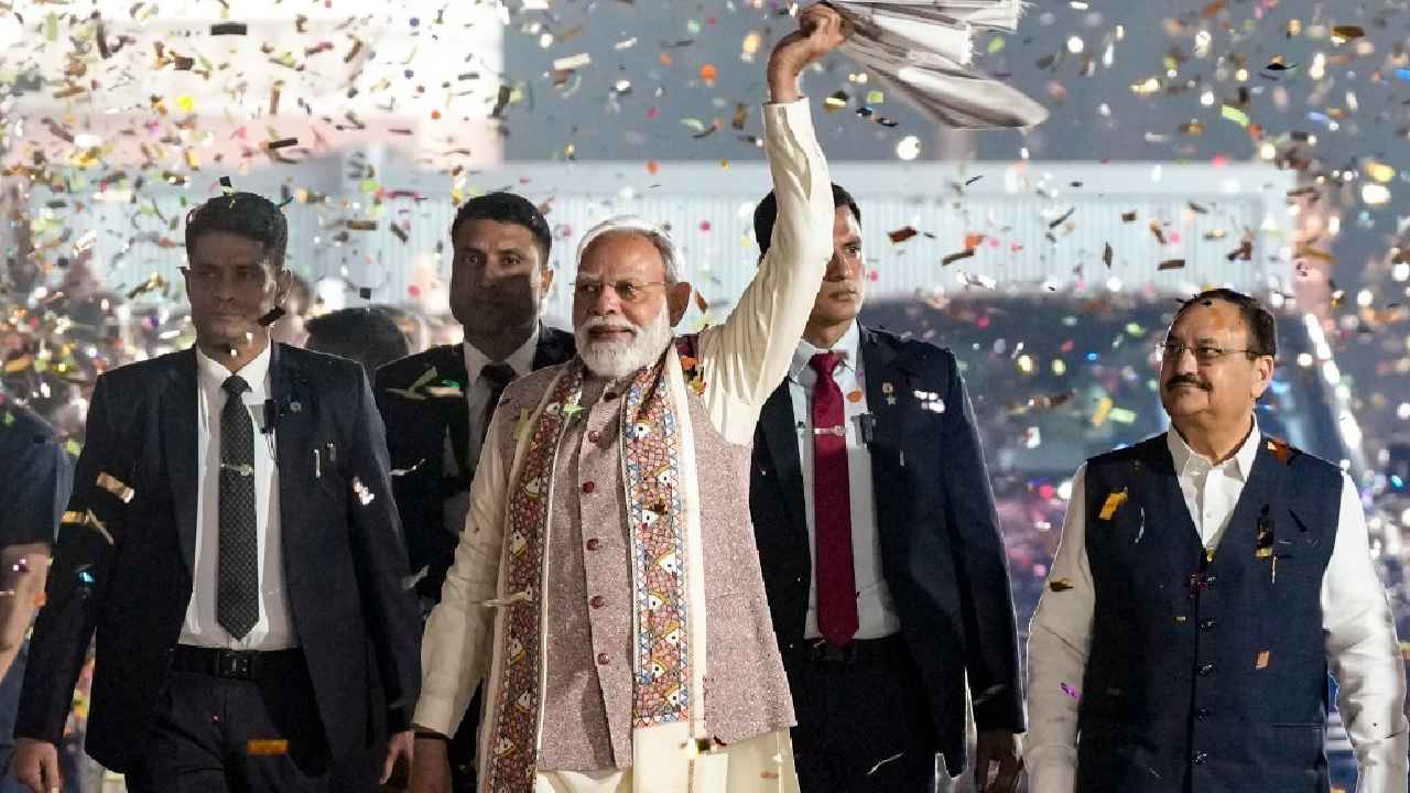 PM Modi: బిహార్‌లో జంగిల్ రాజ్ ఎప్పటికీ తిరిగి రాదు.. ఇక దేశవ్యాప్తంగా S.I.R.. కాంగ్రెస్ ముక్కలవడం ఖాయం- ప్రధాని మోదీ