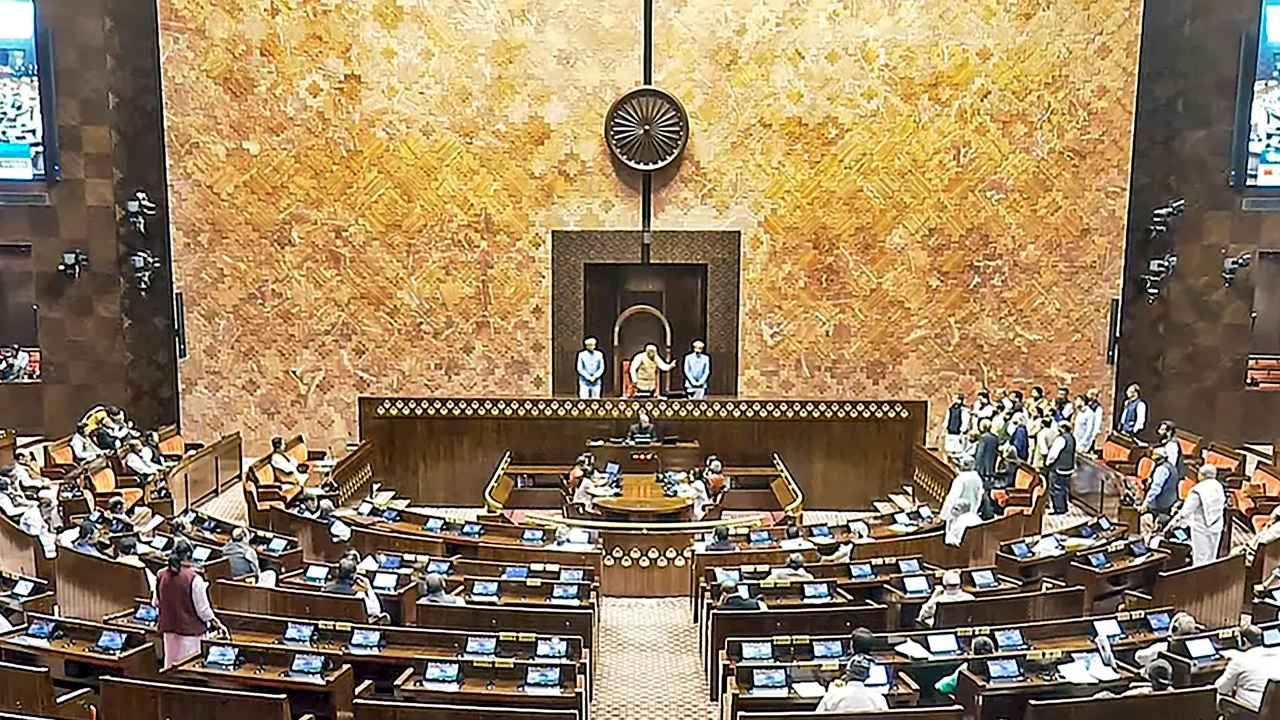 Parliament Winter Session: పార్లమెంట్ సెషన్స్ కు ప్రతిపక్షాల త్రిశూల వ్యూహం..
