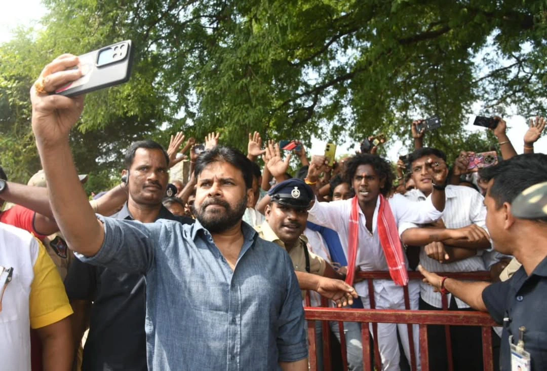 Pawan Kalyan Visitis Kumki Elephants