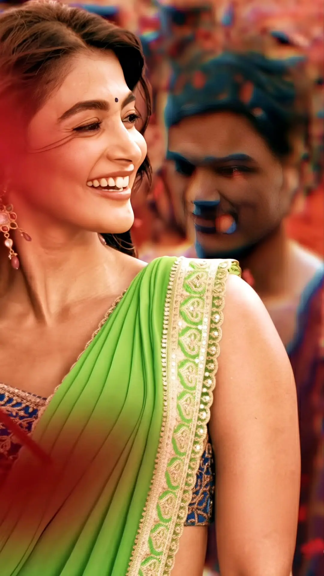 Pooja Hegde hot beauty in Thalapathy Kacheri song (1)