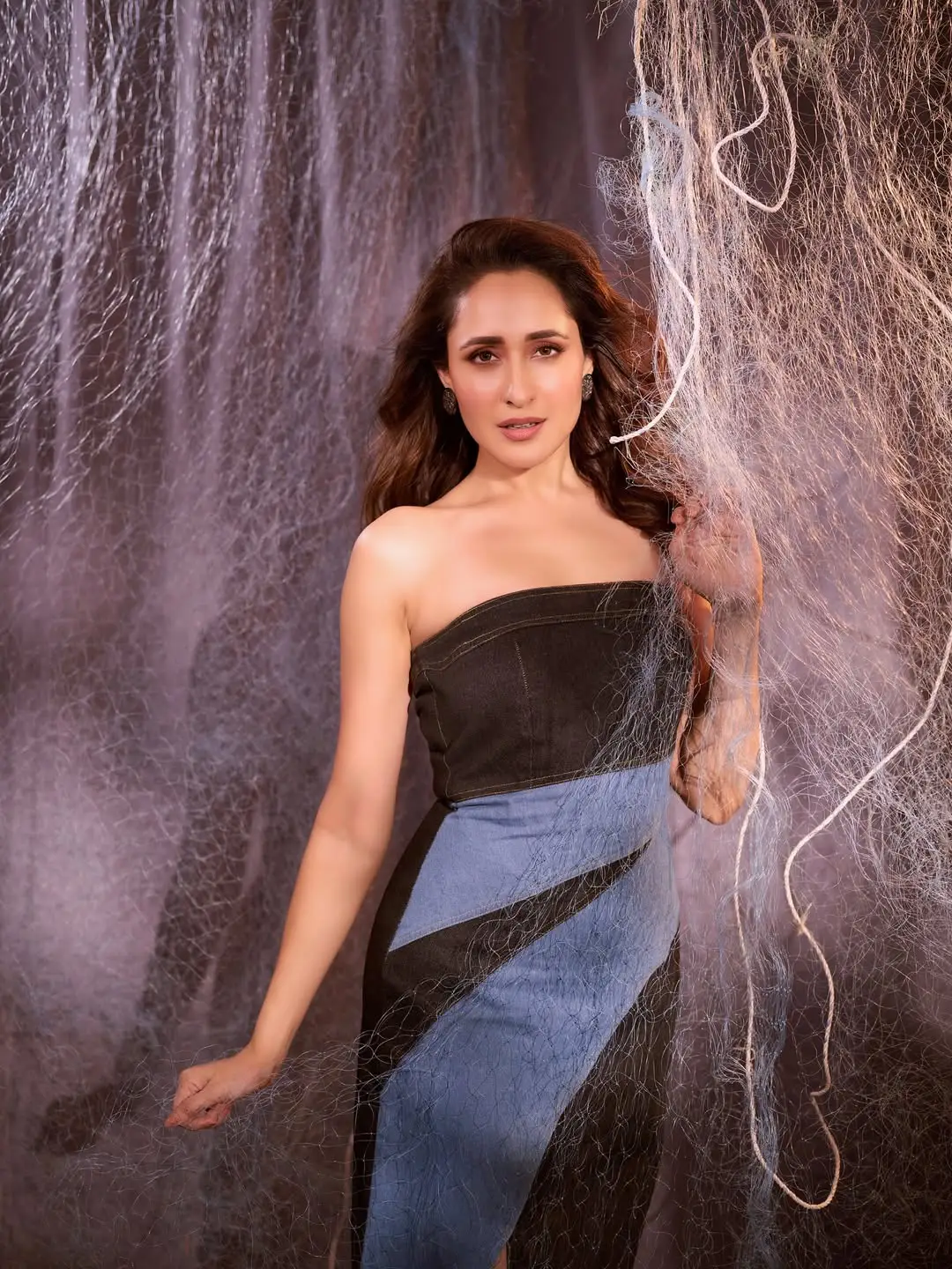 Pragya Jaiswal latest glamour photoshoot goes viral on social media (1)