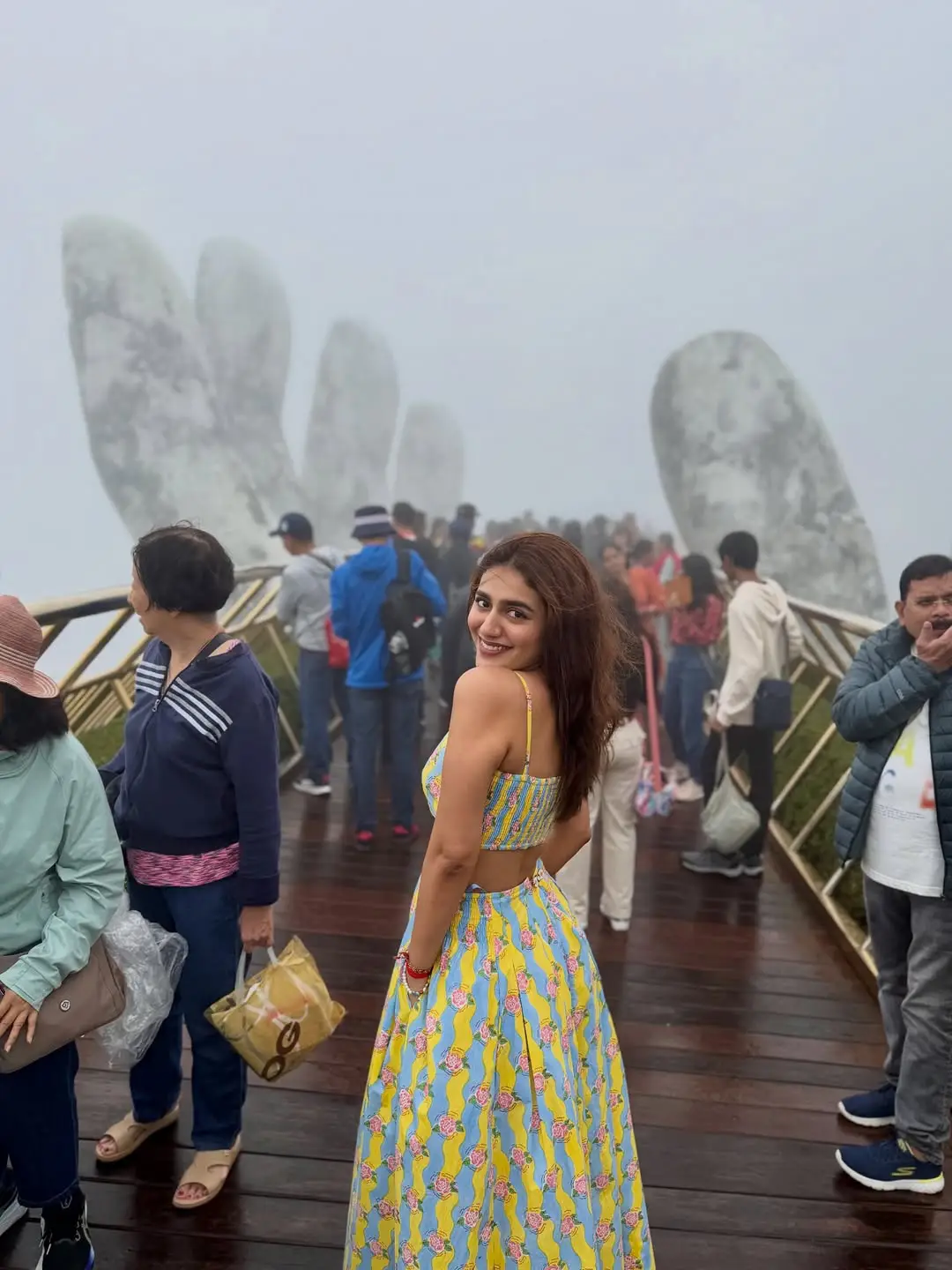 Priya Prakash Varrier Latest Glamour Photos (1)