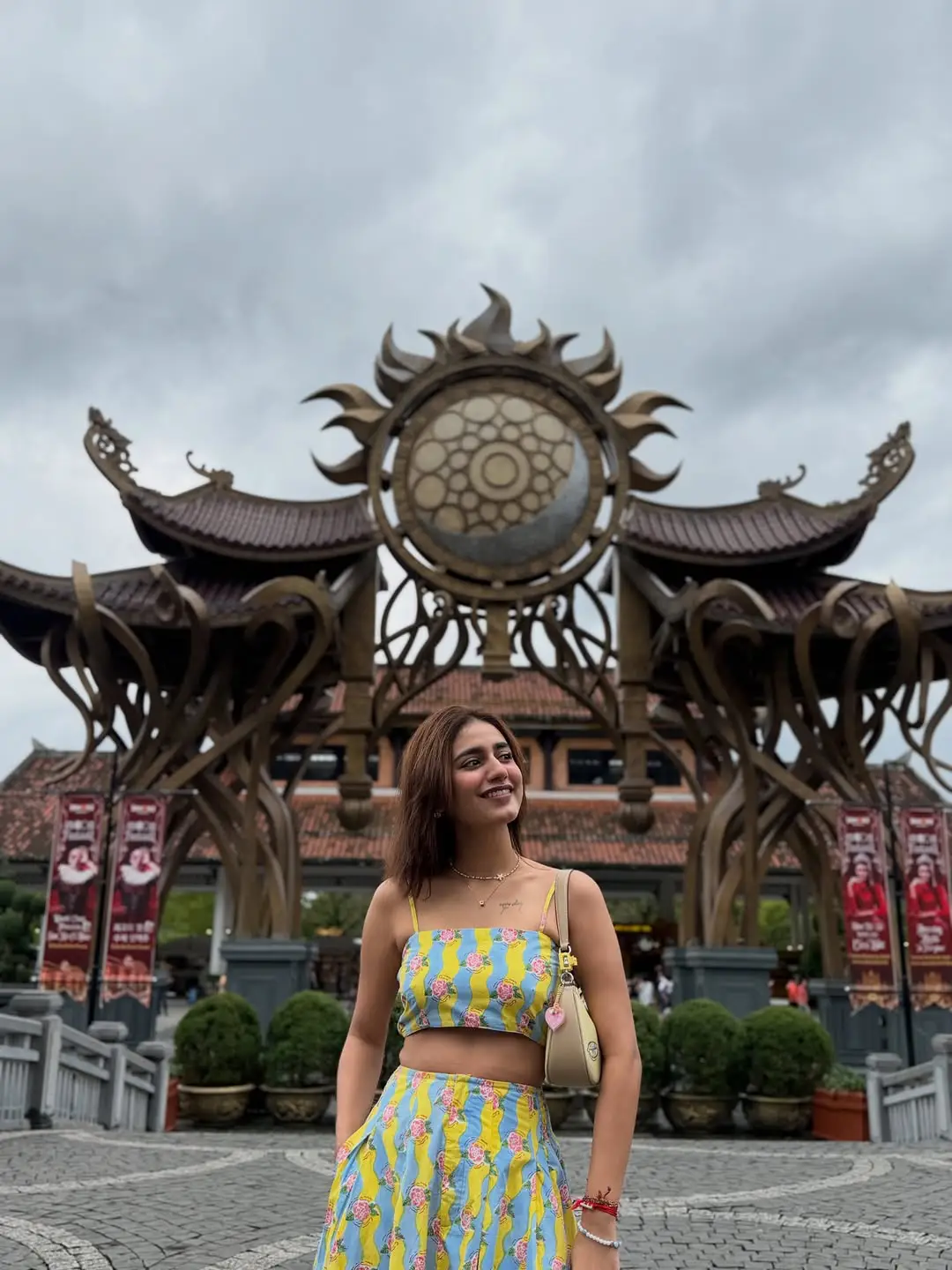 Priya Prakash Varrier Latest Glamour Photos (1)