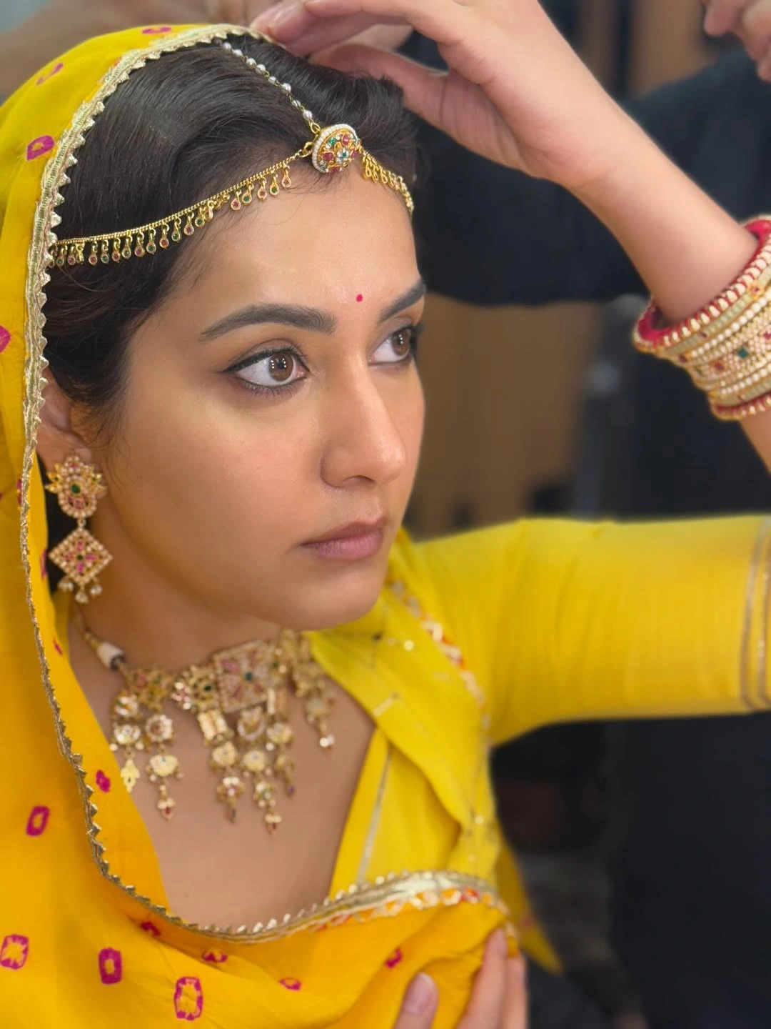 Raashii Khanna Shares 120 Bahadur Movie Working Stills