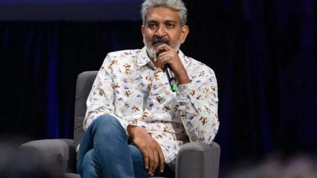 Rajamouli : పాపం 70 రోజులు కంటిన్యూగా చుక్కలు చూపించిన రాజమౌళి.. అడుక్కున్నా కనికరించలేదు.. Rajamouli : పాపం 70 రోజులు కంటిన్యూగా చుక్కలు చూపించిన రాజమౌళి.. అడుక్కున్నా కనికరించలేదు..