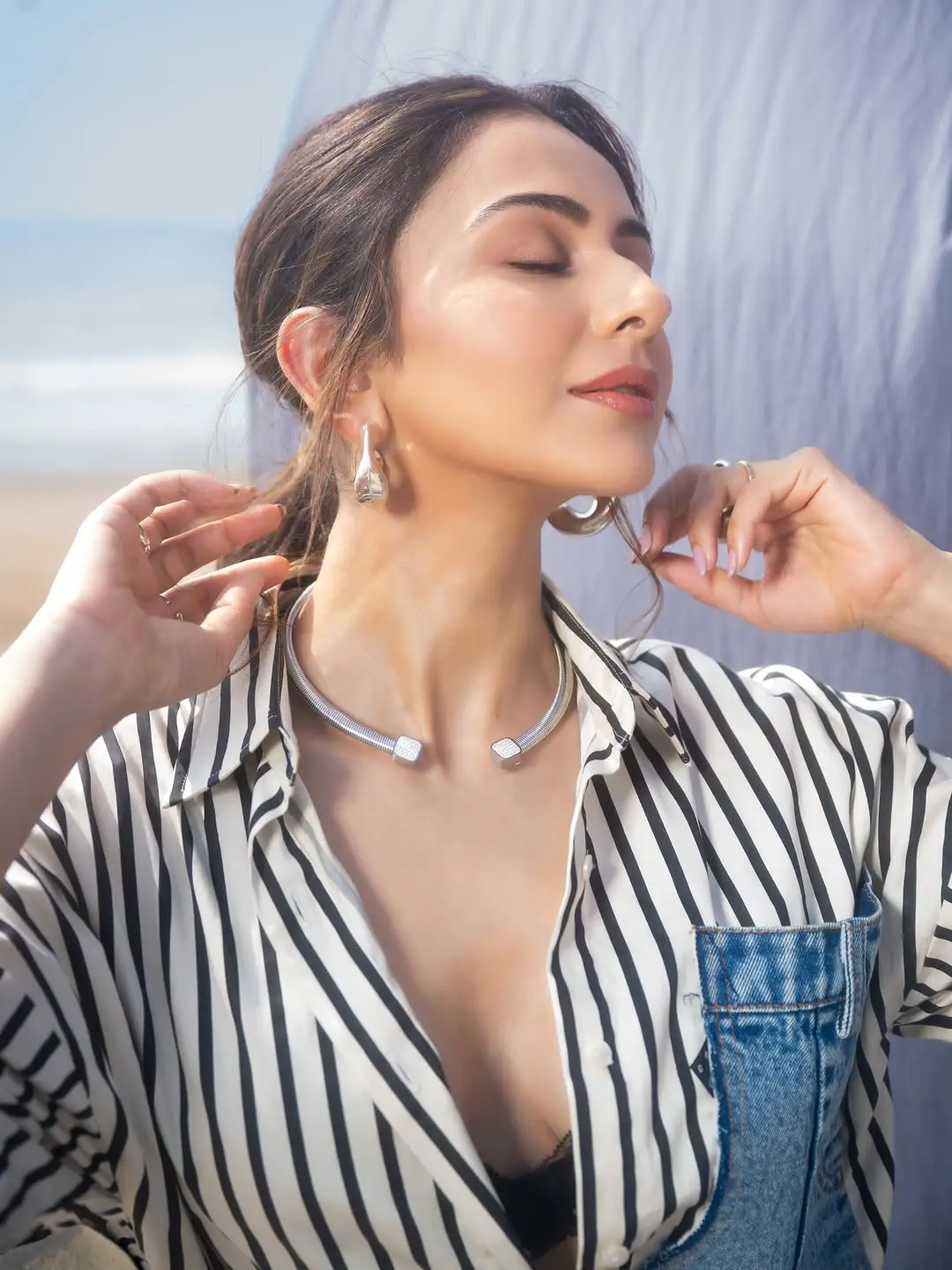 Rakul Preet Singh beauty show on the beach (1)