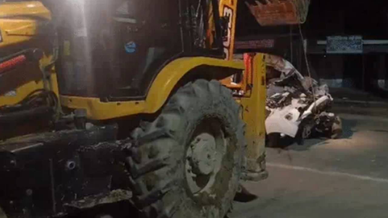 Road Accident : ఘోర రోడ్డు ప్రమాదం.. కారు, ట్రక్కు ఢీ.. ఆరుగురు దుర్మరణం.. పలువురికి గాయాలు..