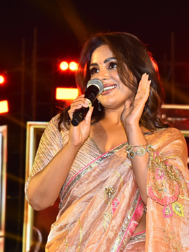 Samyuktha Shines in Saree at Akhanda 2 Thandavam Pre Release Event