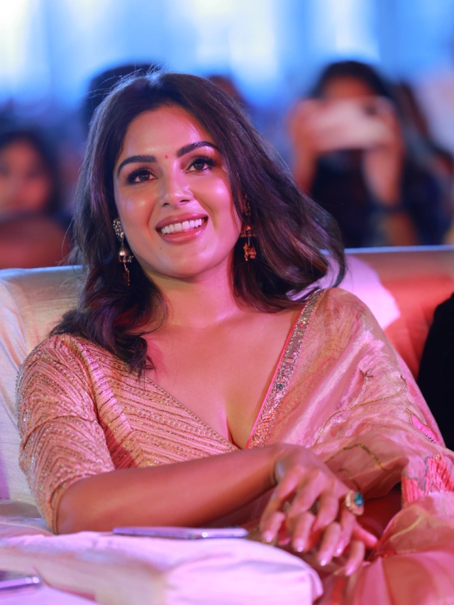 Samyuktha Shines in Saree at Akhanda 2 Thandavam Pre Release Event