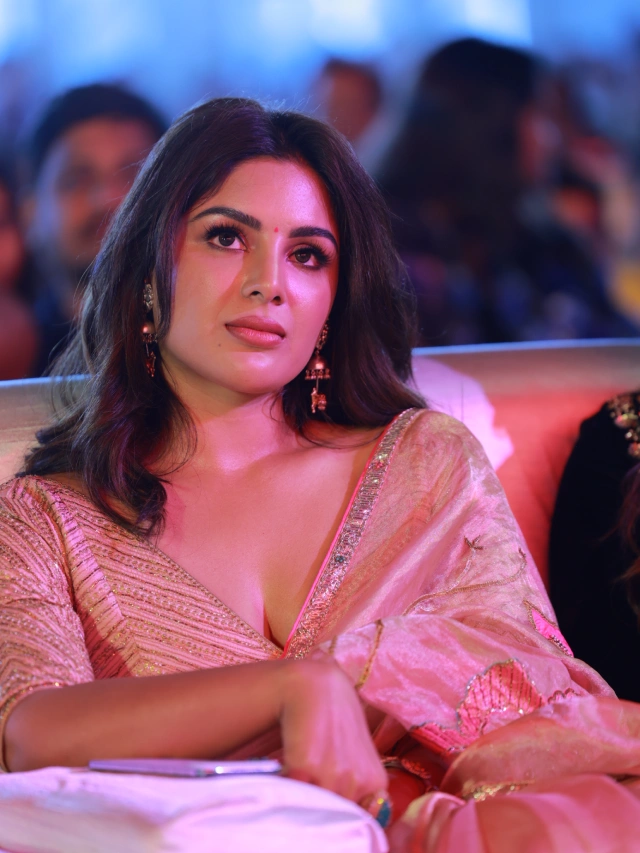 Samyuktha Shines in Saree at Akhanda 2 Thandavam Pre Release Event
