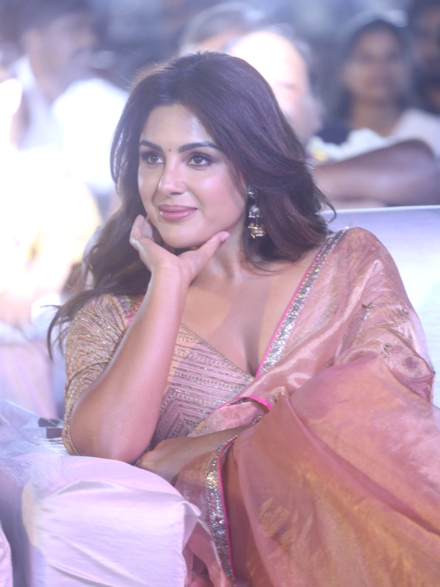 Samyuktha Shines in Saree at Akhanda 2 Thandavam Pre Release Event