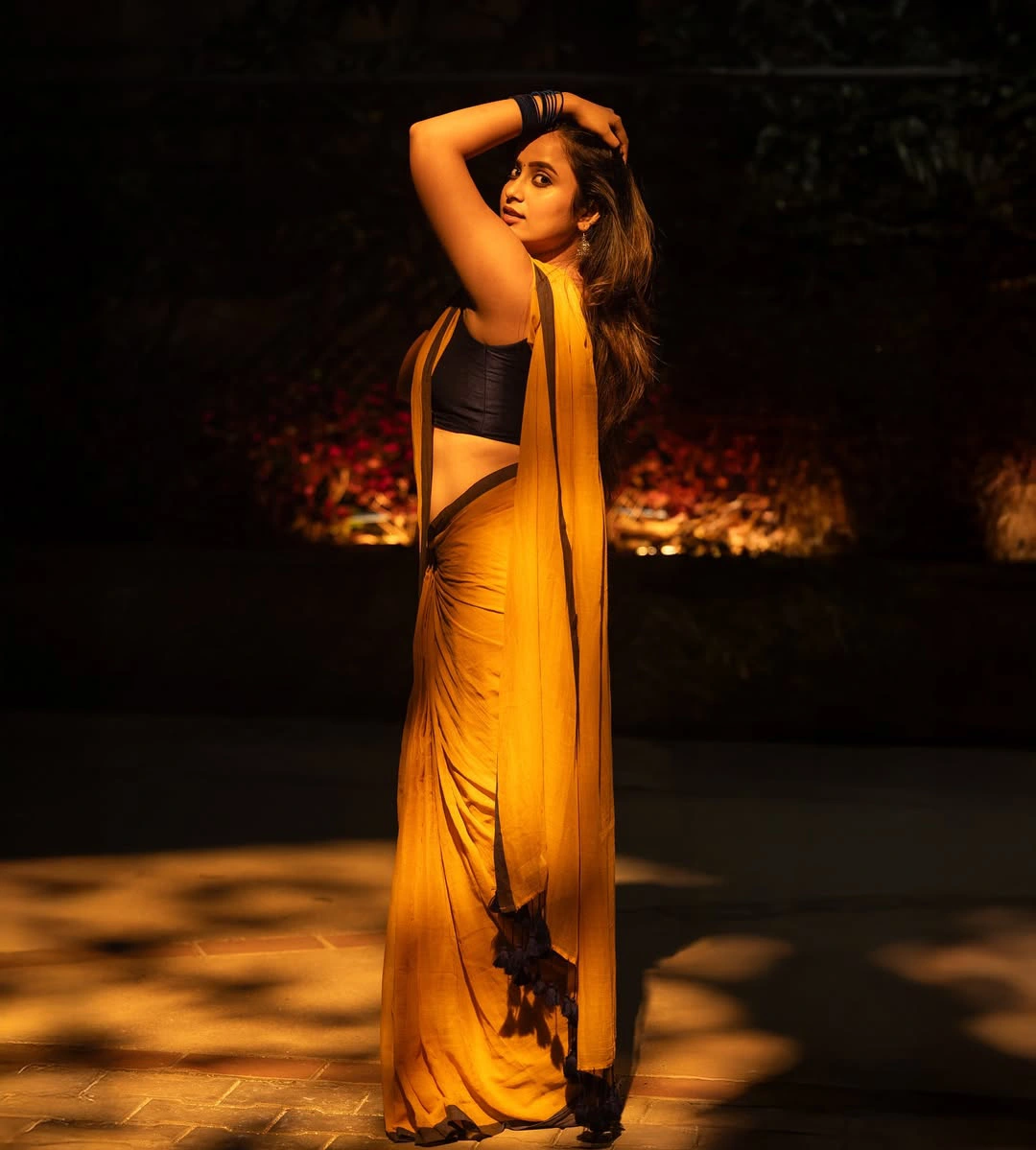Sheetal Gauthaman Sizzling Looks in Saree