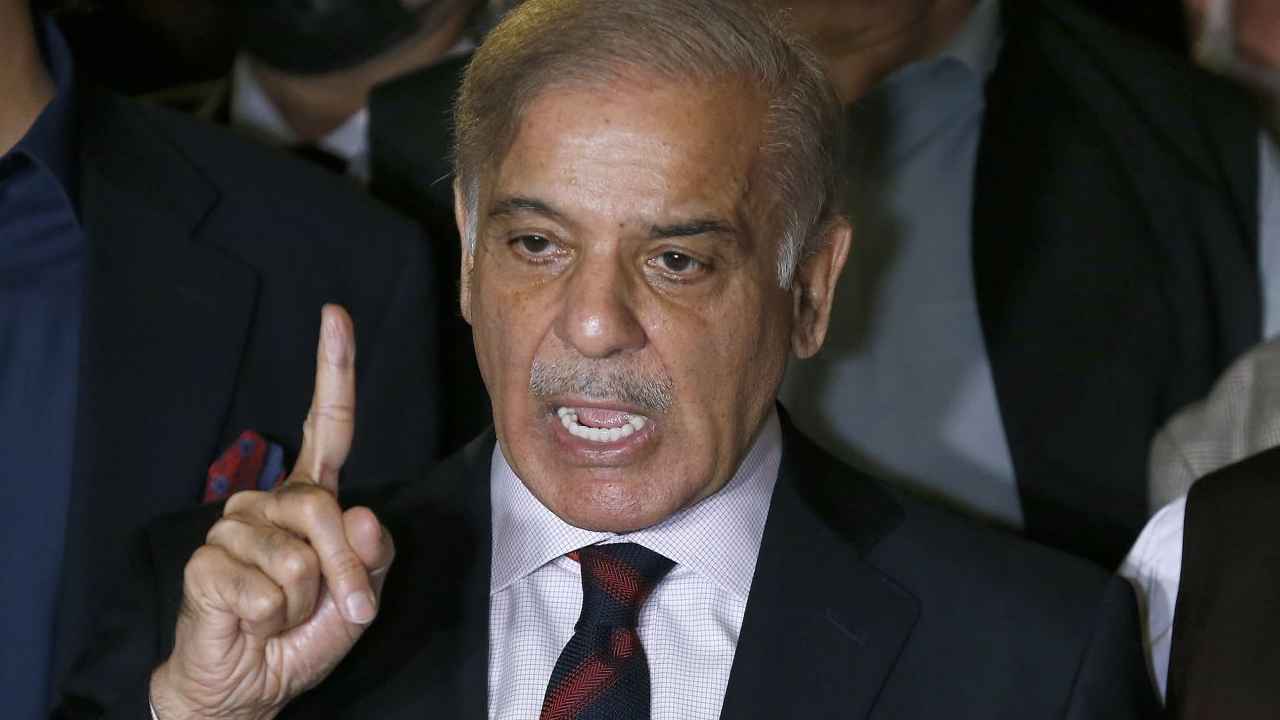Shehbaz Sharif: పాకిస్తాన్‌లో ఆత్మాహుతి దాడి.. భారత్ పై విషం చిమ్మిన షెహబాజ్ షరీఫ్..