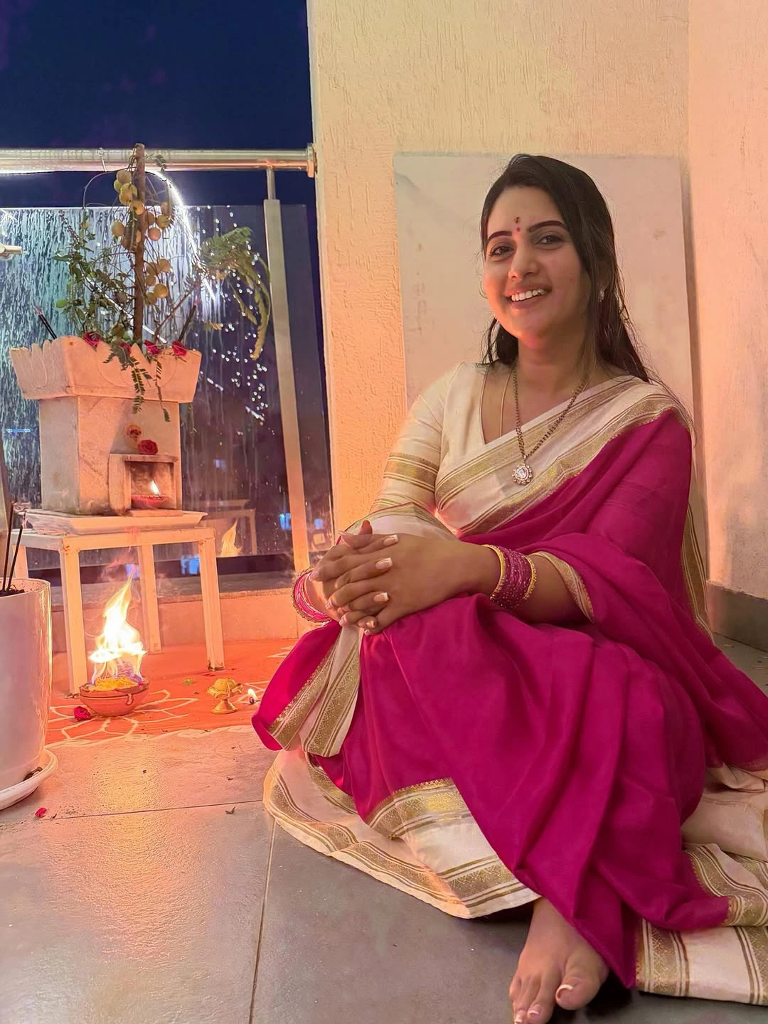 Anchor Sravanthi Chokarapu Karthika Pournami Special Photos