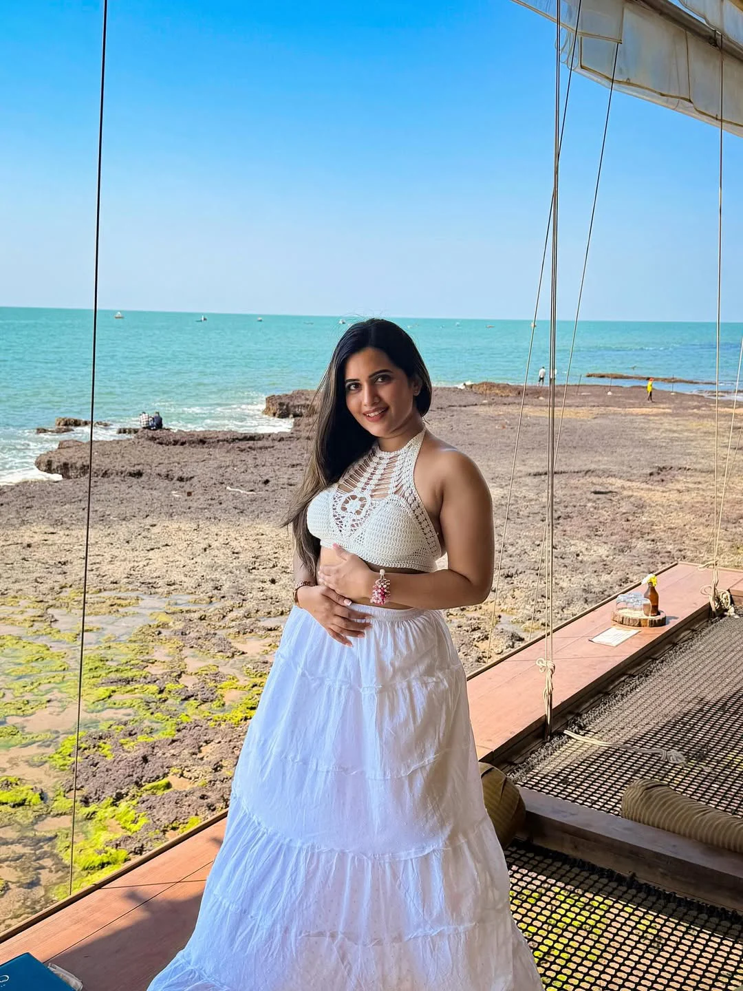 Sravanthi Chokarapu Enjoying Vacation in Goa