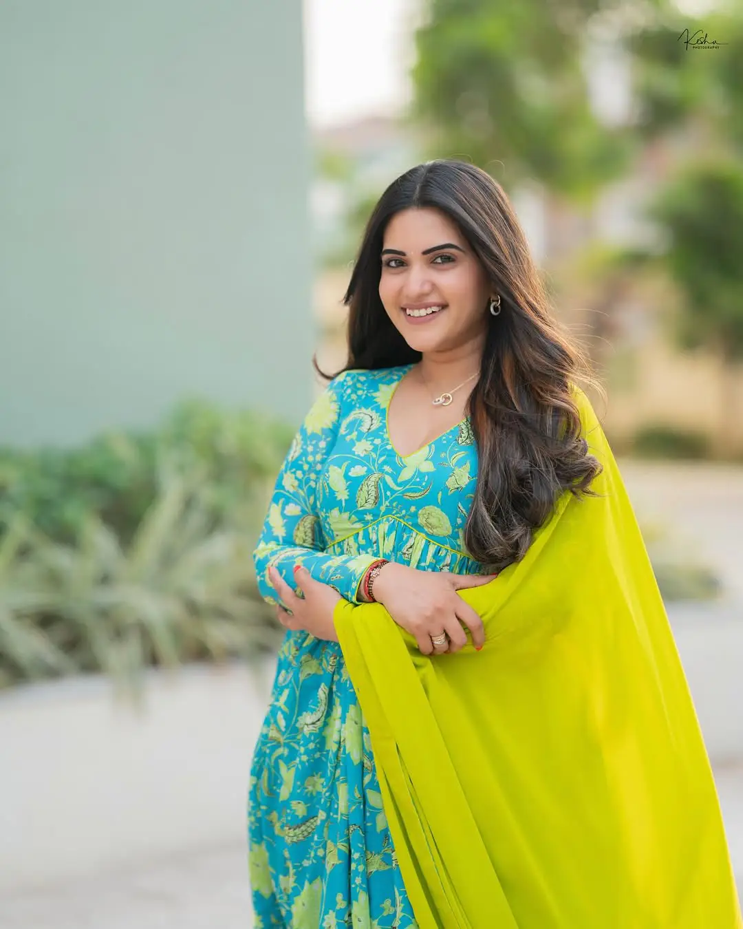 Sravanthi Chokarapu latest photoshoot goes viral on social media (1)